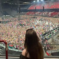 Kim (@s1lvertonguess) 's Twitter Profile