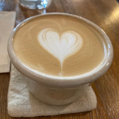 haruharuharu625's profile picture. 猫🐈花🌼編み物初心者🧶沢田研二さんのファンです。 2018年1月８日初LIVE SLE歴45年 緑内障にて視野欠損 角膜内皮細胞減少