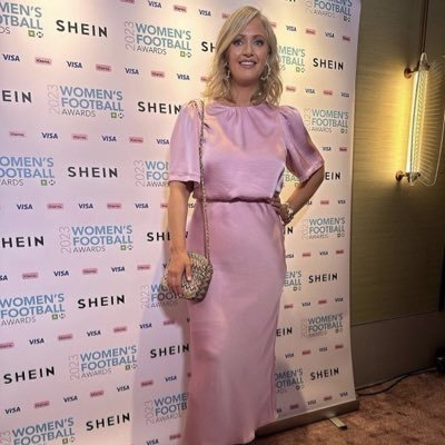 BiCelbBackup's profile picture. Back up account for @clothedadmirer