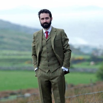 Irish, with a sense of humor. I love the beauty in all women. I post what I find attractive and informative. Come share your pictures and posts with me