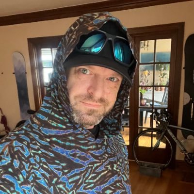 spektralmonkey's profile picture. bluespectralmonkey ™ = collage artist, dj, disc golfer, adventurer, wordsmith, infovore, dream engine. be here now. #ORANGEBRAINUNLIMITED HYPERCORP