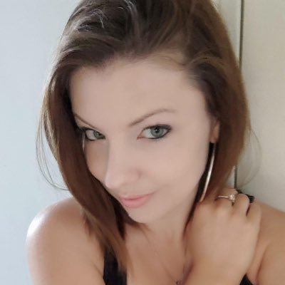 jade_descha1172's profile picture. 