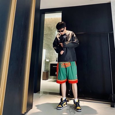 . In 19, Financial analyst of Harvard University was studying. Thank you for your attention🥰#AviveWorld