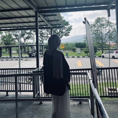 whossfea's profile picture. just livin