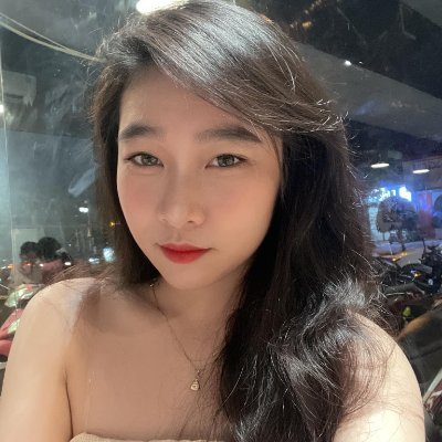 leticialealTHG's profile picture. 