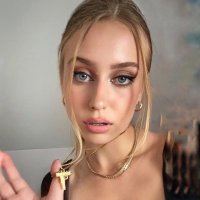 diana 1010 (π,π§‘) (@doraaa1010) 's Twitter Profile