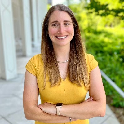 AIP @UChicago @HarrisPolicy | PhD from @UChicagoSoc | Cyclist 🚴‍♀️ |  Ethnographer | Youth, schools, education | Transportation policy | She/her 🏳️‍🌈 ✶✶✶✶