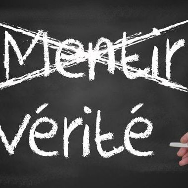 “La vérité est si obscurcie en ces temps et le mensonge si établi, qu’à moins d’aimer la vérité, on ne saurait la reconnaître.”

Blaise Pascal / Pensées