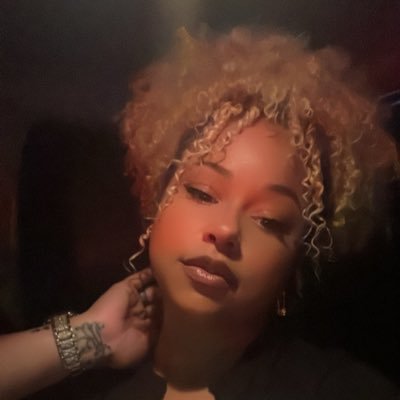 Find me between here & there | 2 Cool Kids Mama | Believer | Founder @cliterate_ @healinggirlseason Meet me @highfreakquency._ | Ravenclaw