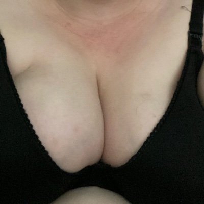 Fun couple dms open especially for other couples mostly ran by husband
