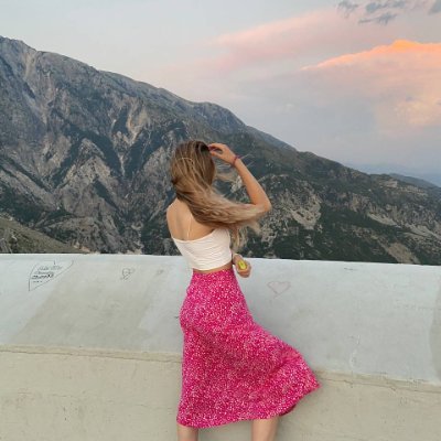 marine00000000's profile picture. Let go of what’s gone.