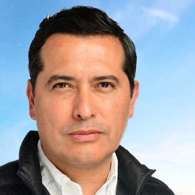 Abogado, profesor y político. Senador de la República en la LXIII Legislatura. Secretario General de Gobierno en Durango 2020-2021