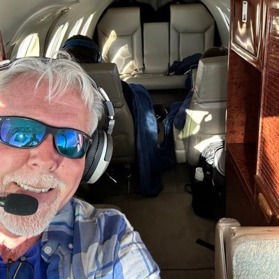 TangoT332663's profile picture. Pops to my son. Helping entrepreneurs figure it out 🛩️