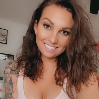 EvelynArti45697's profile picture. 😘Vtuber,2D/3D Rigging 🥀🥀/ Graphic Designer👿😈/Twitch Streamer, Accept PayPal, Cashapp/Zelle,❤️
Commission open 🥰