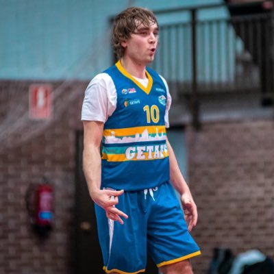 Loganhokanson's profile picture. https://t.co/F35nSp7CDq