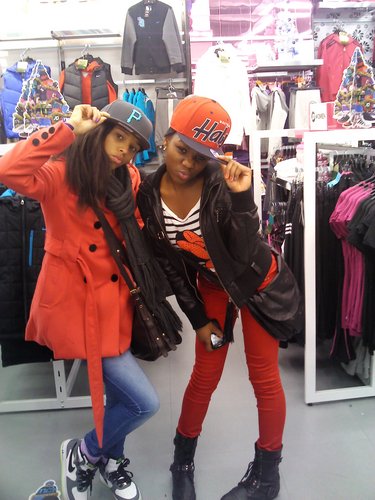 engeria98's profile picture. I'm bubbly, fun to be around. Can take a joke. Love to sing, wish I was a singer... Music is my life! Love to meet up with good friends for a Starbucks :P