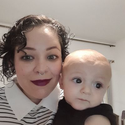 Elaine, 38. Doula, mãe do Benji, bebê arco-íris, e da anjinha Lina, vacinada, pretendo estagiar e trabalhar em dezembro.