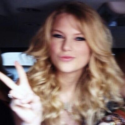 mia_swiftie1989's profile picture. cuenta fan para informar sobre la liberación de entradas del tour de Taylor en argentina ✨💞