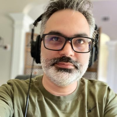 Scriptwriter in a very broad sense of the word! #TechGuy #Geek #CloudEngineer #SupportIndieFilm #LatinGrammy Award Winner #WeScreenplay Diverse Voices Finalist
