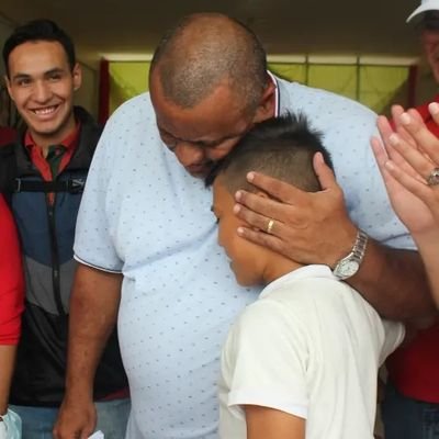 Militante @PartidoPSUV Comisionado Desarrollo Económico y Jefe Político EL VIGIA.. Ex Presidente C.E.- Ex C.U.-ULA / Hijo y Sobrino de los Reyes Graficos