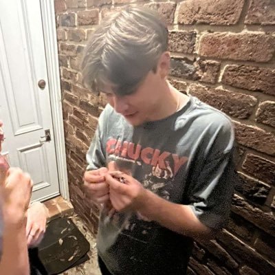 archyw0w's profile picture. bang