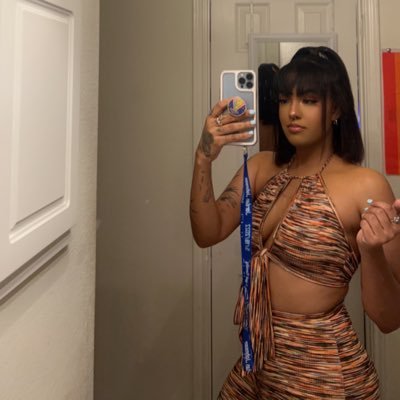 26. Aspiring Trophy Wife. 🏳️🌈 Pisces ☼ Libra ↑ Aries ☽