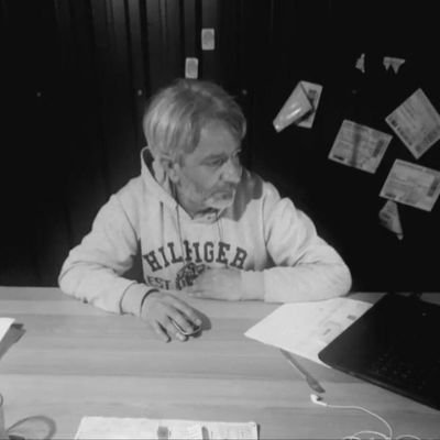 Feko0611's profile picture. İrademdir !
Önce sebepsiz gidenlerin
 kellesi vurula...  
Erzurumlu,Vatansever,
Kitapsız Şair 😊