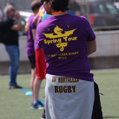 Abogado, con pasión por la familia, el deporte en general, y muy especialmente el rugby (la otra familia). Jugador veterano y entrenador