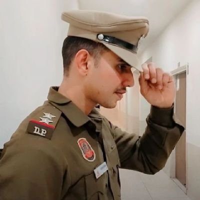 Choudhary0720's profile picture. खामोशियां ही बेहतर हैं ,
शब्दों से  लोग रुठते बहुत हैं ,,,,!  👮 
🙏🏼😊💯👍
