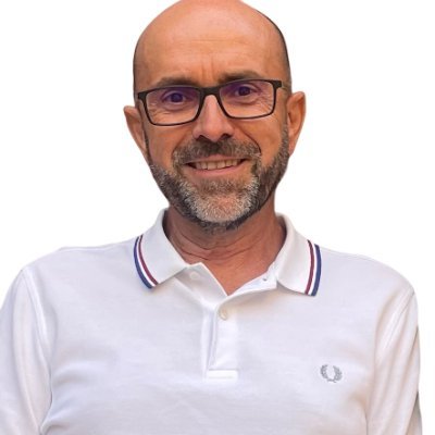 Periodista. Escribí sobre libros en @GQSpain y Revista Clarín. Viví en Canal+ y en @Movistarplus más de 30 años. Autor de «Lo propio y lo ajeno» (Renacimiento)