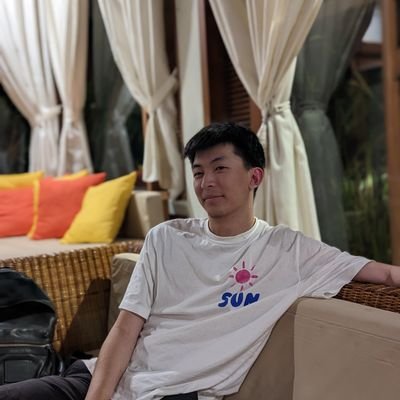 16vinyl's profile picture. yes im not okay