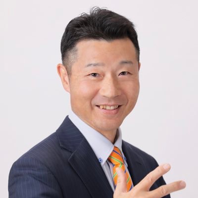 片山賢先生、神谷宗幣氏、鈴木先生、井上先生、橋本先生、次々と現れる侍は、日本の宝である。わたしは少しでもサムライのみなさんから学び伝えていきたい。生きとし生けるもの、道具やものたちも、みんなきれいに美しく、みんな笑っている。そういう自然に学び揺らぎながら生きていきたい。