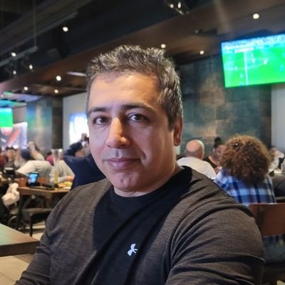 REZAKH__'s profile picture. خدا، میهن، خانواده