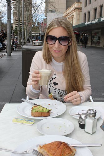 Meg_holm's profile picture. Aspiring fashion designer.