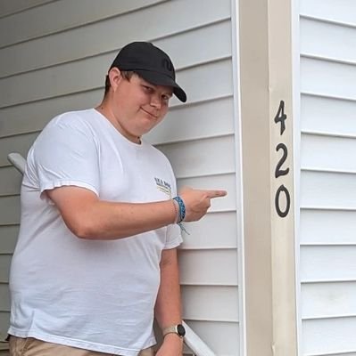 PHS '17 • TCNJ Music Ed '21 • ΦΜΑ Sinfonia
Amateur Streamer: CaptainConk on Twitch