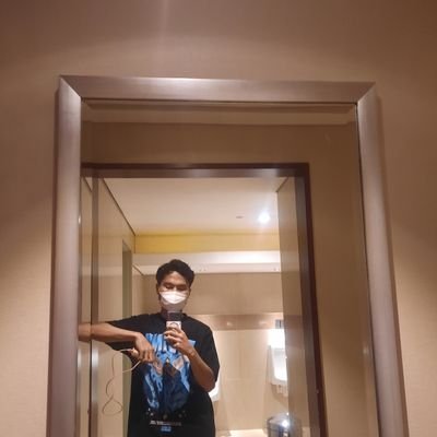 Tidak ada yang lebih indah selain menemukan manusia yang cinta nya setara dengan kita.