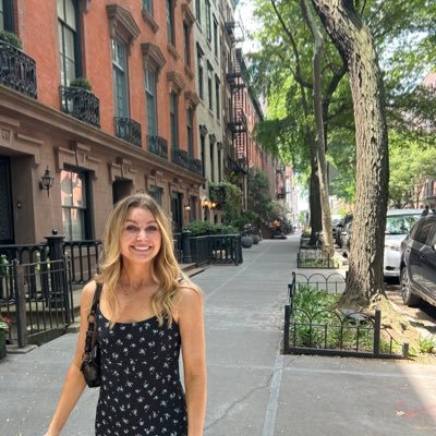 carolineacton8's profile picture. corp comms 💃🏼