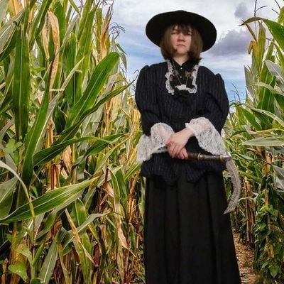 CosplayMagician's profile picture. 🎭: Cosplayer
🎨: Artist 
🔭: Sky Photographer