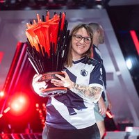 LIQUID | Brittany Lattanzio (@_junothecat) 's Twitter Profile