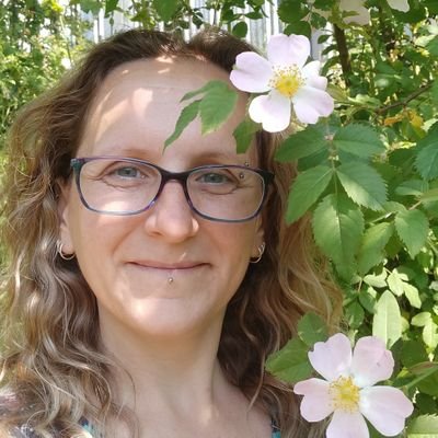 soozbury's profile picture. 