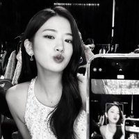ozg (@vmomoring) 's Twitter Profile Photo