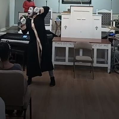 I'm a praise dancer/mime
I'm in high school class of 2025
I want to become a gospel singer and a emergency room nurse and a preacher when god tell me he ready.