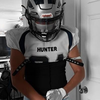 Class Of 2025 • Football athlete DE/LB • 5'11, 190 lbs • Hunter High School • WVC, Utah • Heavenly Father/Family/Then The Rest • 🇹🇴 🇲🇽