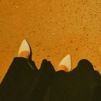 Phophotweets's profile picture. Abnormally normal.☠
20teeennn