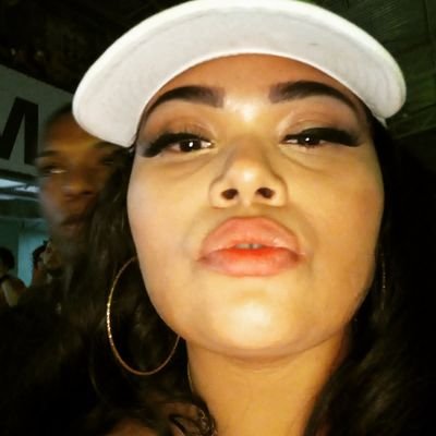 Canceriana ♋
Mamãe da Yara e da Maju 🧜🏽♀️ 💕
Flamenguista ❤🖤
Metade de mim é yeyeô e a outra metade é kaô kabecile ⚖ 🌻
Carioca 🏝️