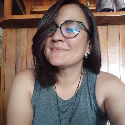 Periodista digital ~ #ProfeTina | De las que mucho escribe y mucho habla | Una caraja imperfecta, cursi y dormilona.
Keep me where the light is 🍃