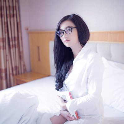 LilyHendersy31's profile picture. Friendly zombie expert. Entrepreneur. Incurable writer. Pop culture guru.