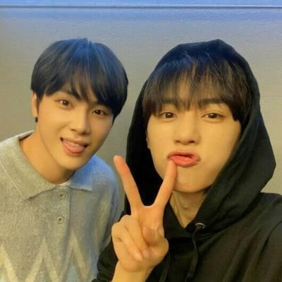 sunhak_z's profile picture. 🦝🍊
#THEBOYZ #선우 #학년
she/her filo deobi ♡ multi