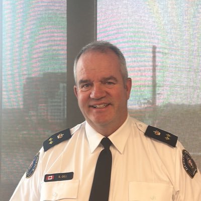 Deputy Chief of Operations for @GuelphPolice. Account is not monitored 24/7. Please call 519.824.1212 for assistance or call 911 “Pride Service Trust”