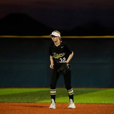 2025| INF, P, UTL| Vision Elite #2|Bentonville HS #32| abbyward22@icloud.com| 479-802-8455